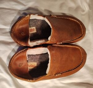 OluKai Size 8 Leather Slip-on Loafers